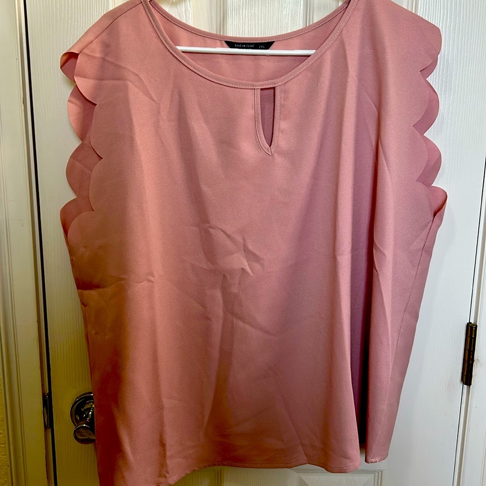 Women’s size 2XL SHEIN curve maybe dress top.